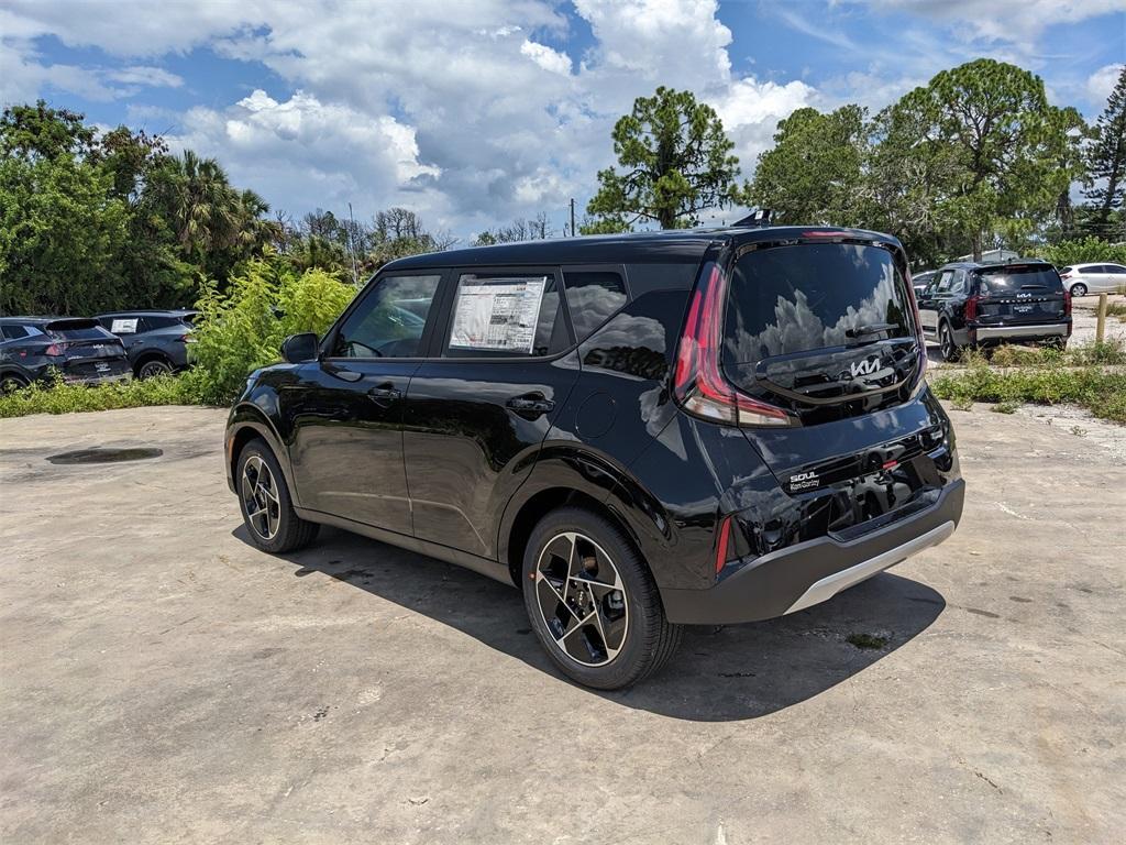 new 2025 Kia Soul car, priced at $23,406