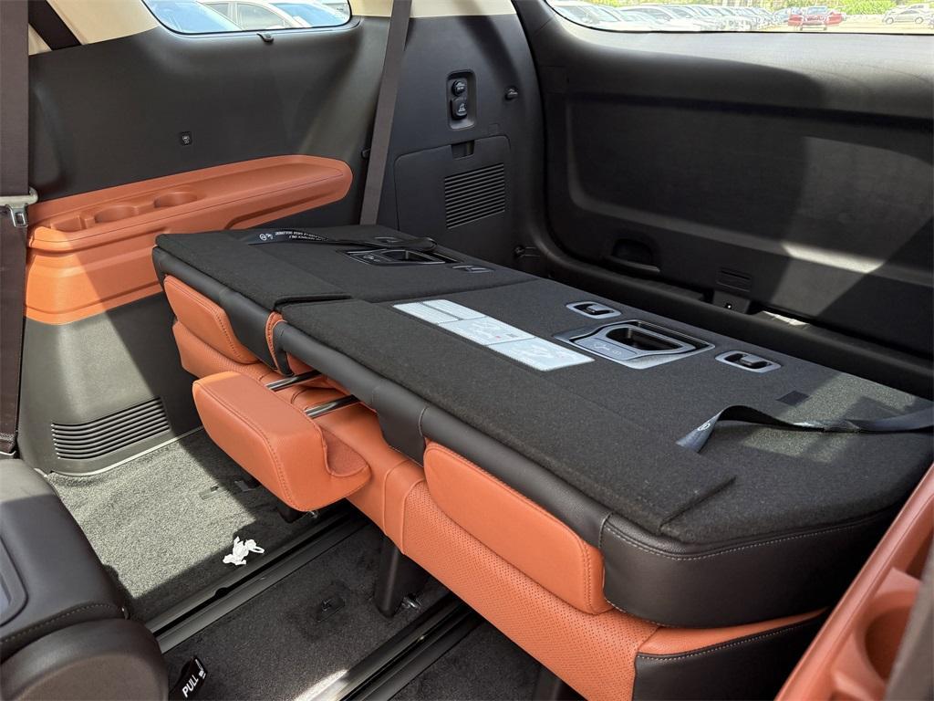 new 2026 Kia Carnival Hybrid car, priced at $54,285