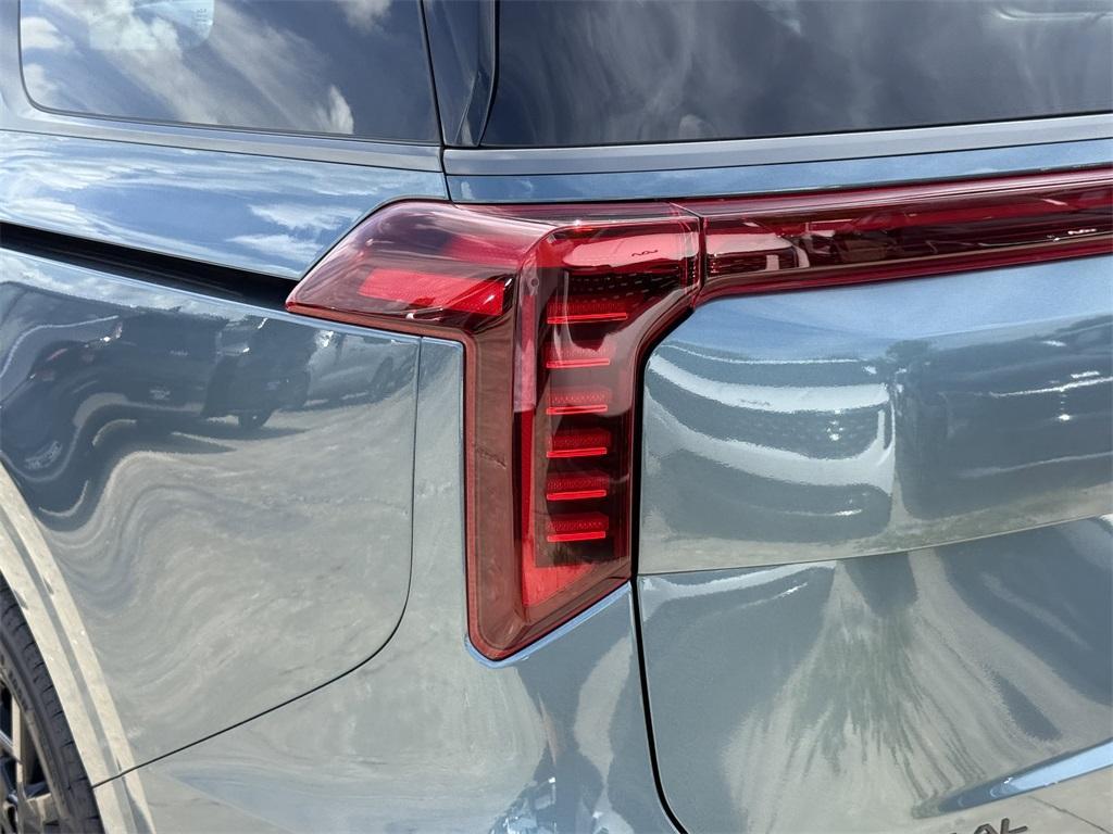 new 2026 Kia Carnival Hybrid car, priced at $54,285