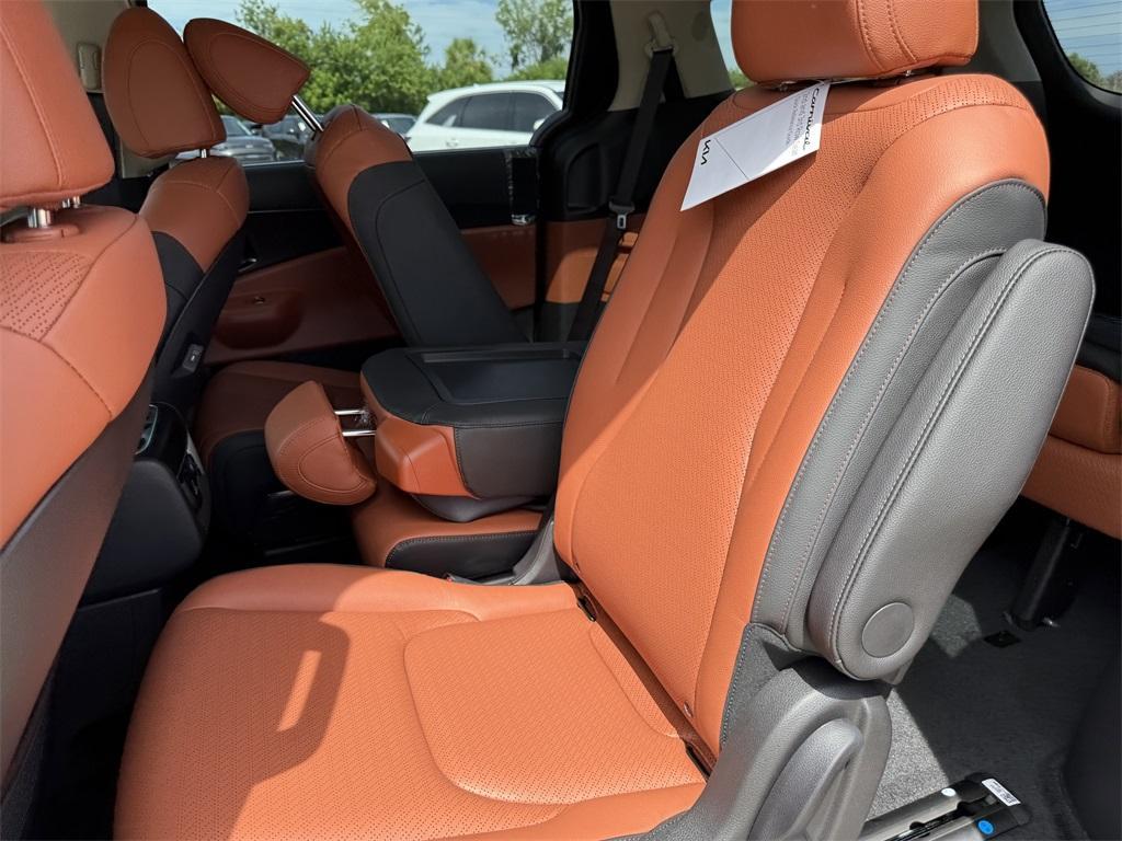 new 2026 Kia Carnival Hybrid car, priced at $54,285