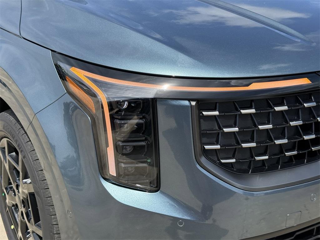 new 2026 Kia Carnival Hybrid car, priced at $54,285