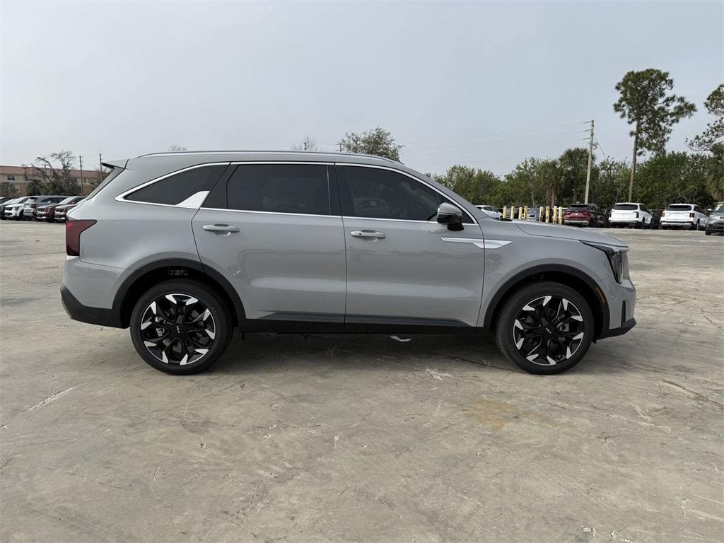 new 2025 Kia Sorento car, priced at $38,725