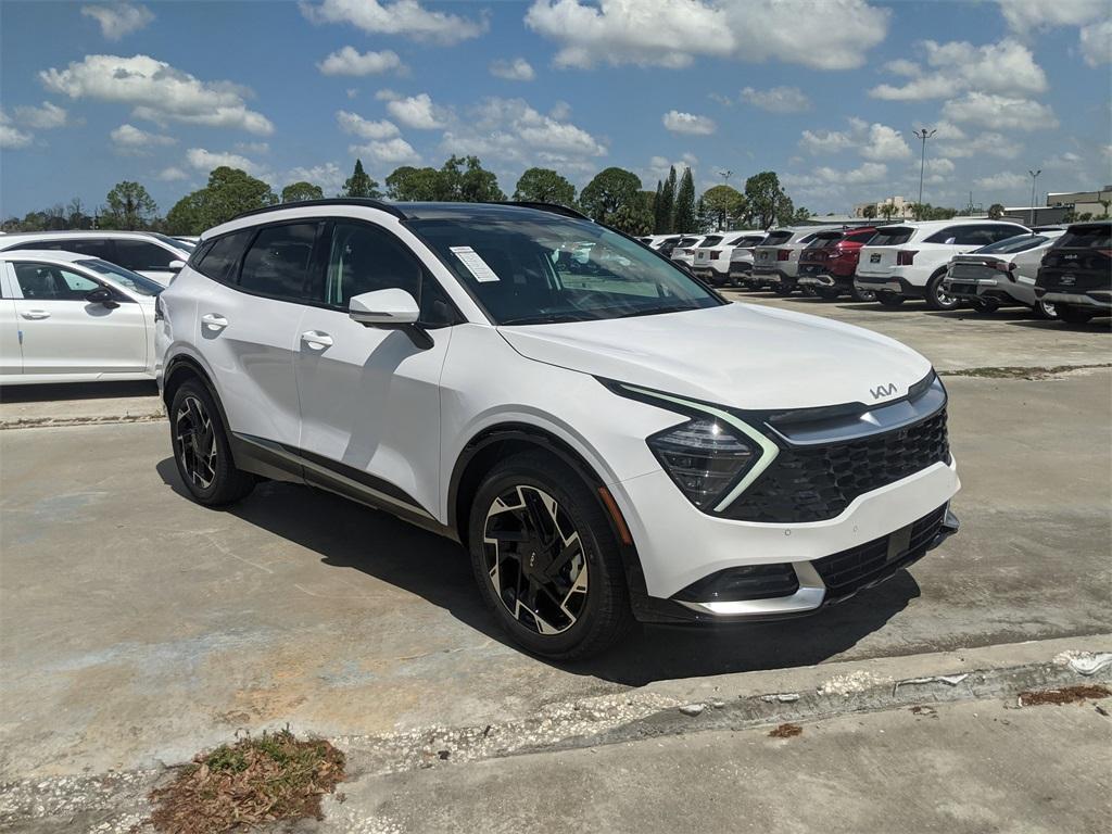 new 2025 Kia Sportage car, priced at $35,885