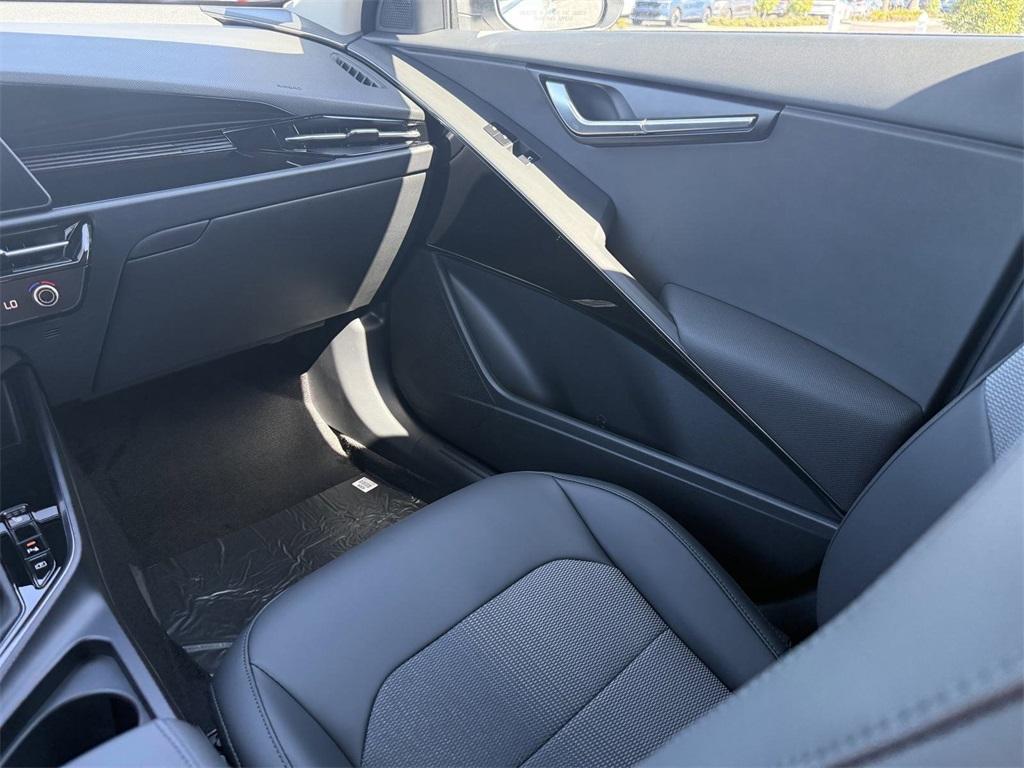 new 2025 Kia Niro car, priced at $30,735
