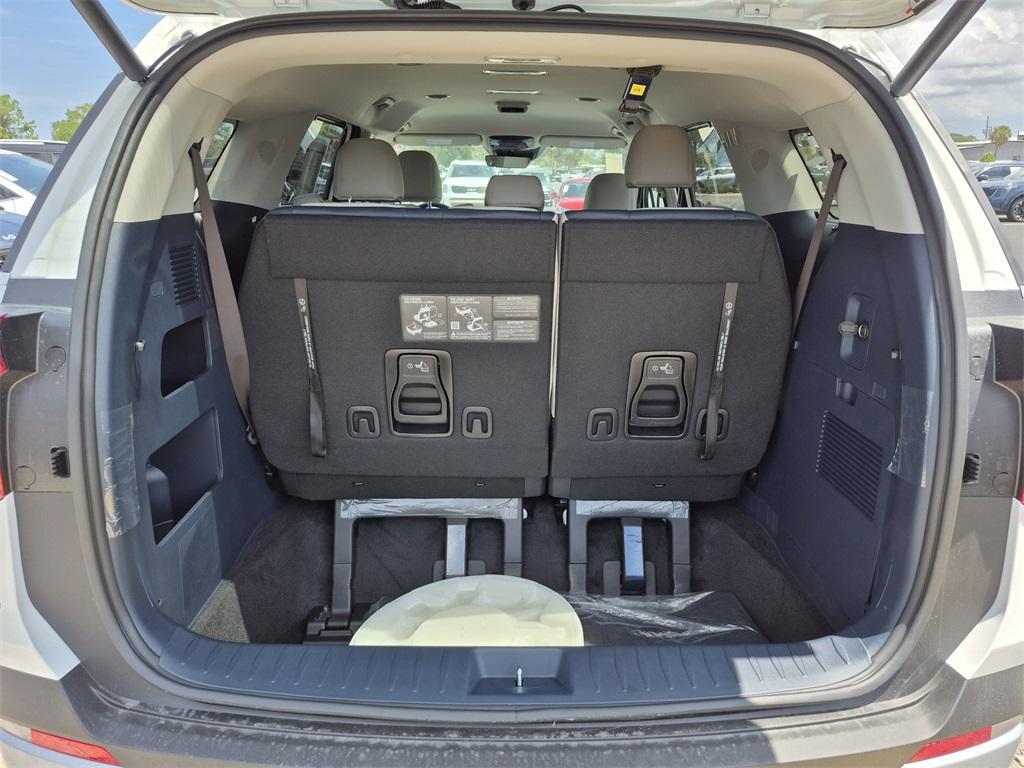 new 2025 Kia Carnival Hybrid car, priced at $44,195