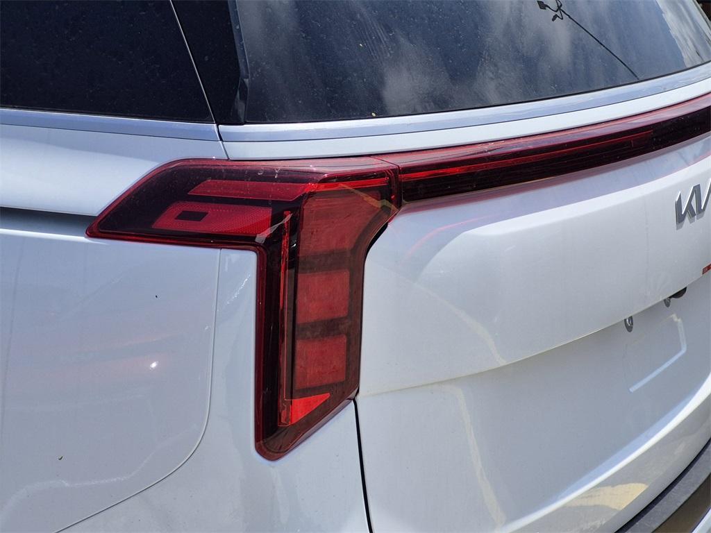 new 2025 Kia Carnival Hybrid car, priced at $44,195