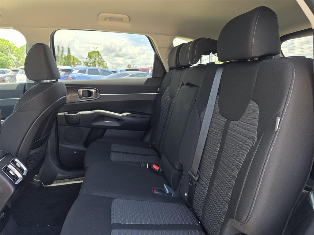 new 2025 Kia Sorento car, priced at $27,999