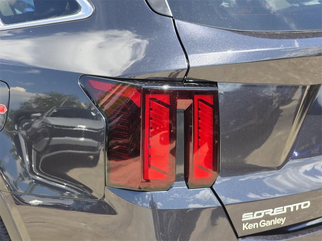 new 2025 Kia Sorento car, priced at $27,999
