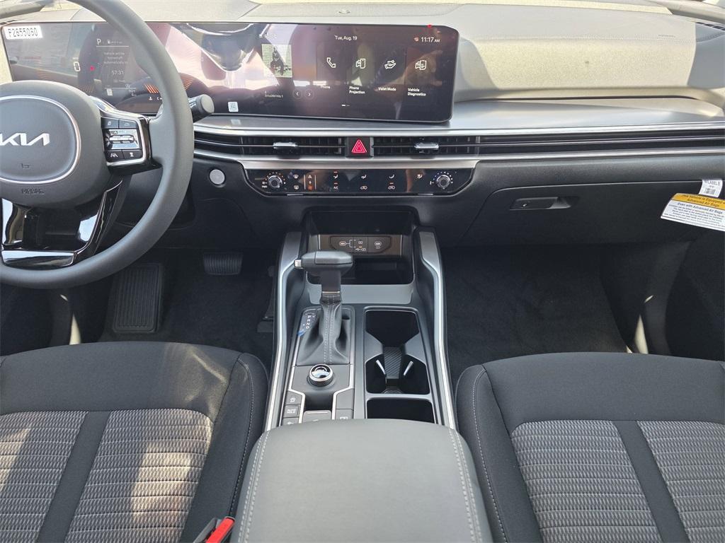 new 2025 Kia Sorento car, priced at $27,999