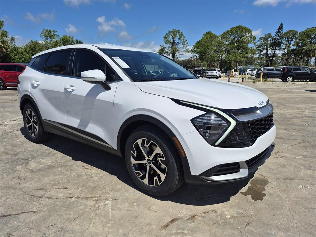 new 2025 Kia Sportage car, priced at $29,955