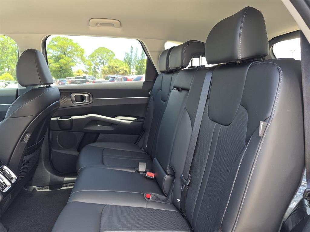 new 2025 Kia Sorento car, priced at $35,205