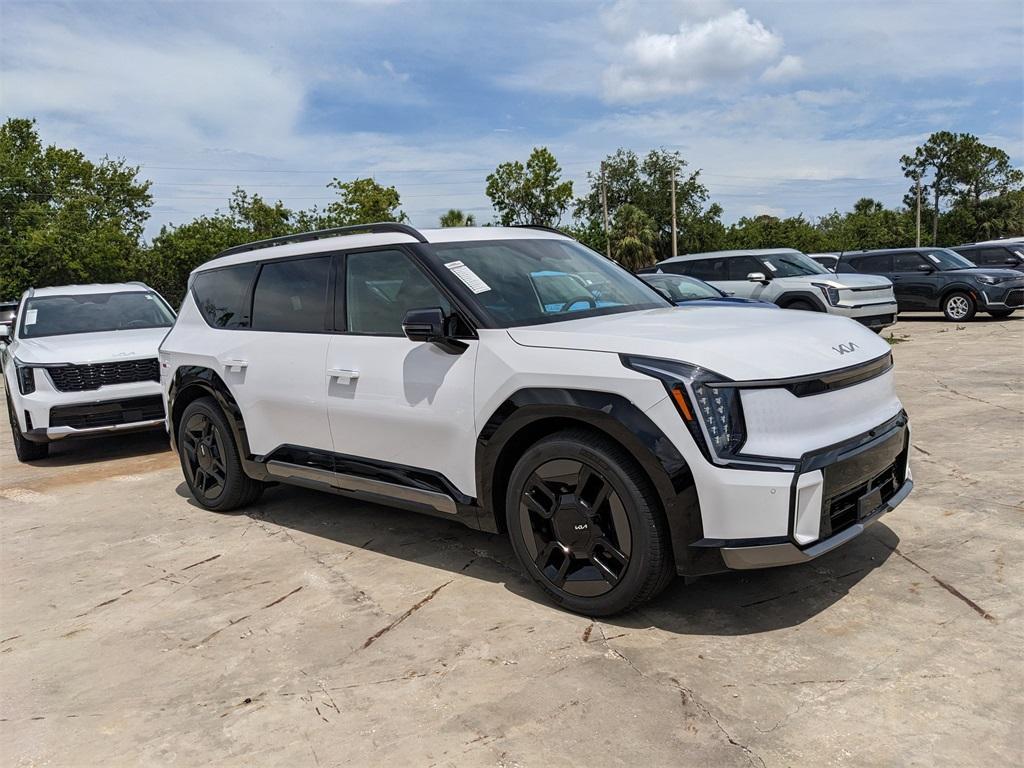 new 2026 Kia EV9 car, priced at $70,810