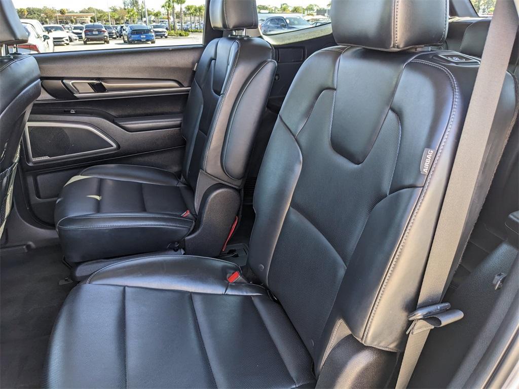 used 2024 Kia Telluride car, priced at $30,302