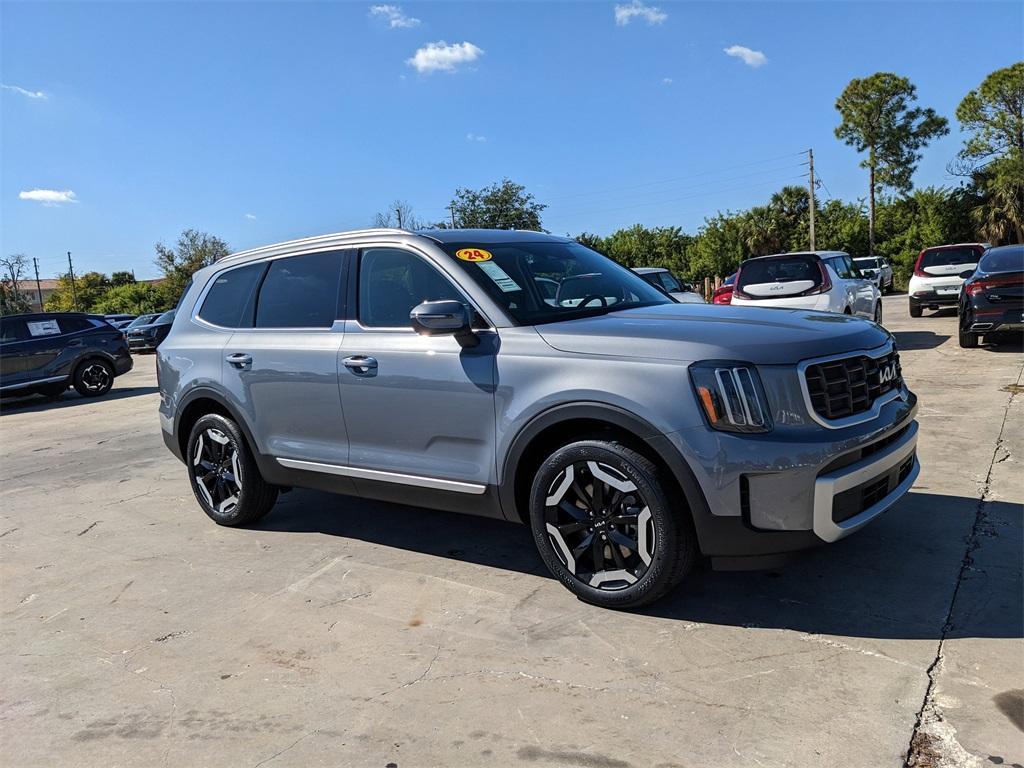 used 2024 Kia Telluride car, priced at $30,302