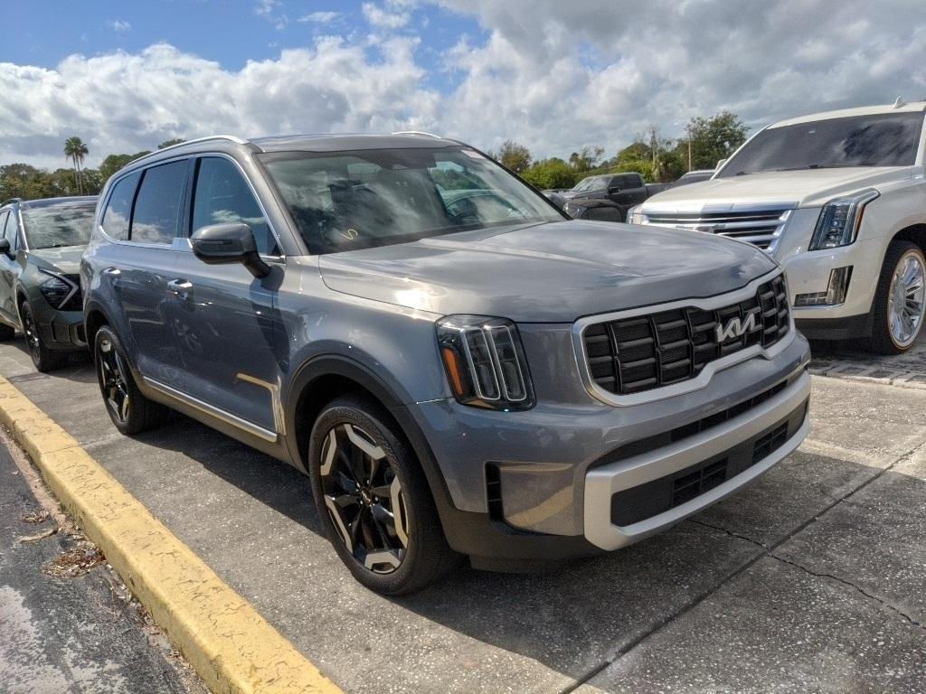 used 2024 Kia Telluride car, priced at $30,881