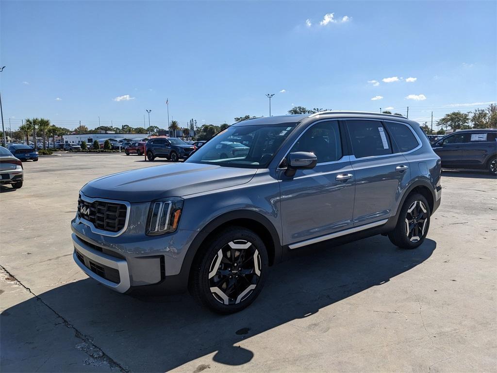 used 2024 Kia Telluride car, priced at $30,302