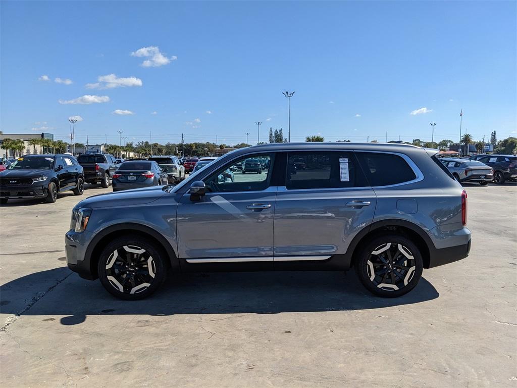 used 2024 Kia Telluride car, priced at $30,302