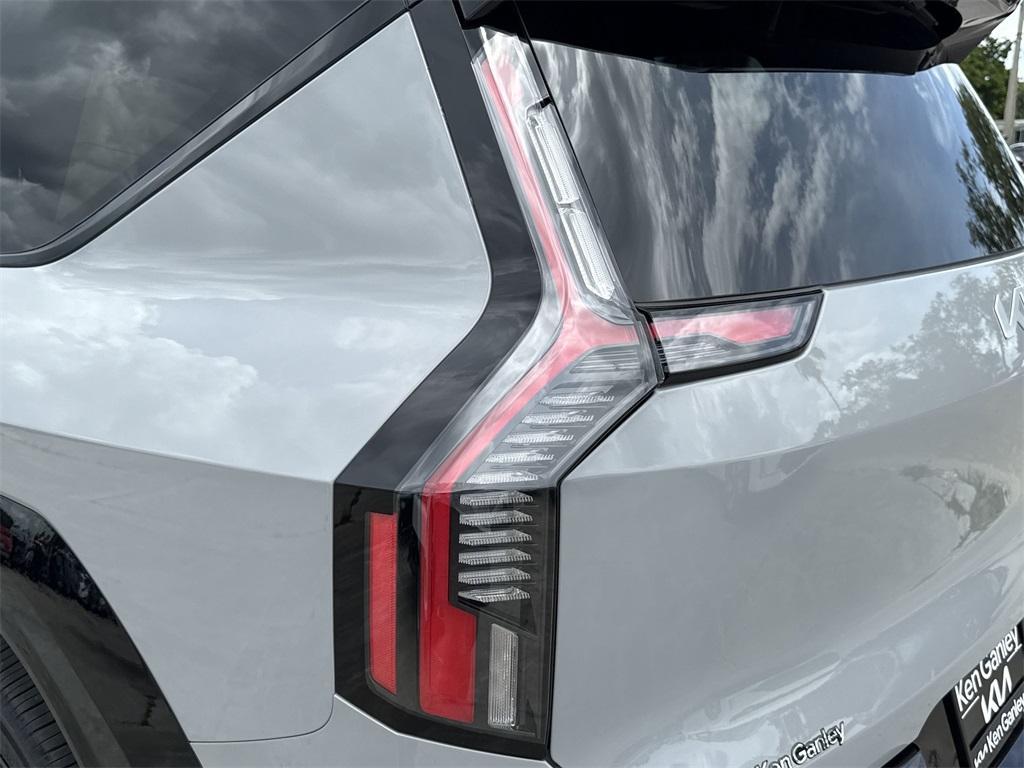 new 2026 Kia EV9 car, priced at $71,280
