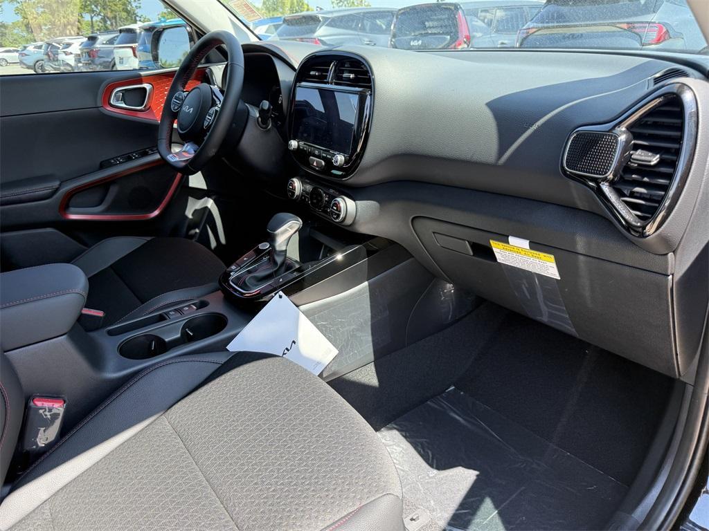 new 2025 Kia Soul car, priced at $27,970