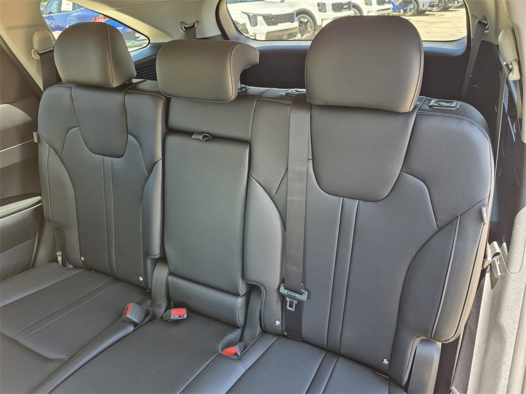 new 2025 Kia Sorento car, priced at $36,800