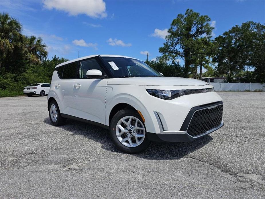 new 2025 Kia Soul car, priced at $22,185