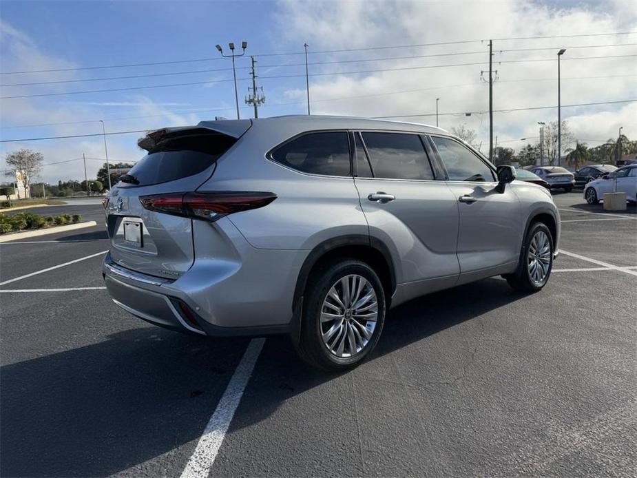 used 2024 Toyota Highlander car, priced at $46,991