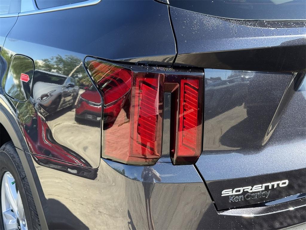new 2025 Kia Sorento car, priced at $31,630