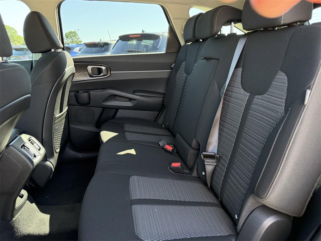new 2025 Kia Sorento car, priced at $31,630
