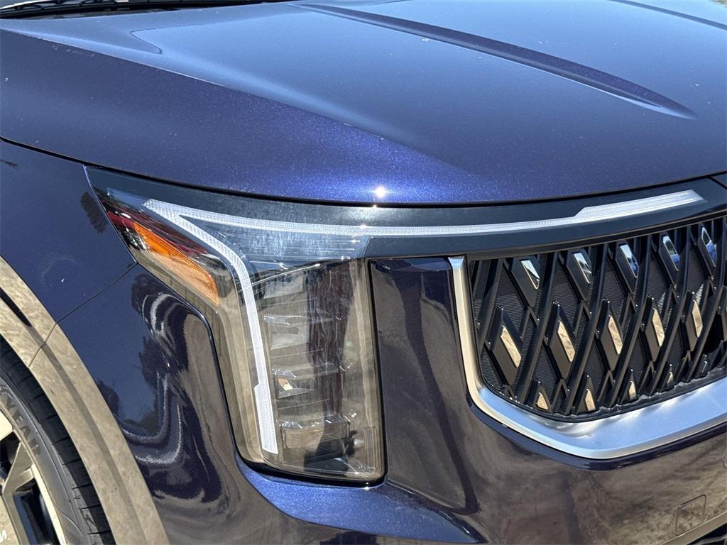 new 2025 Kia Carnival car, priced at $42,200