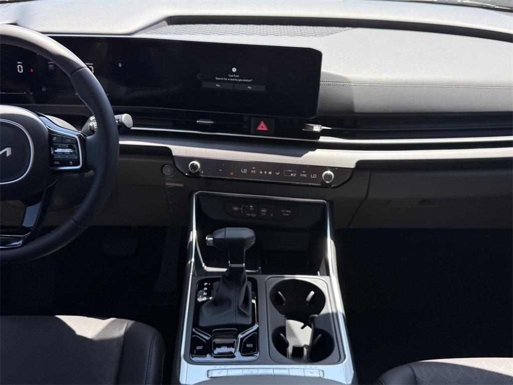 new 2025 Kia Carnival car, priced at $42,200