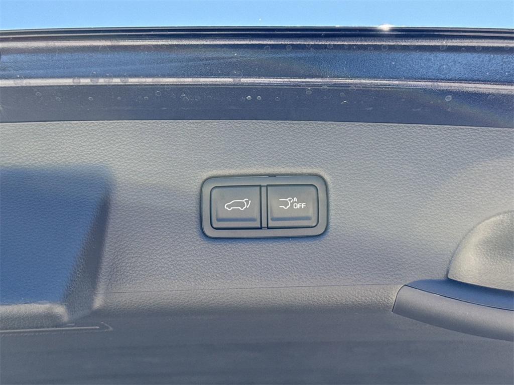 new 2025 Kia Carnival car, priced at $42,200