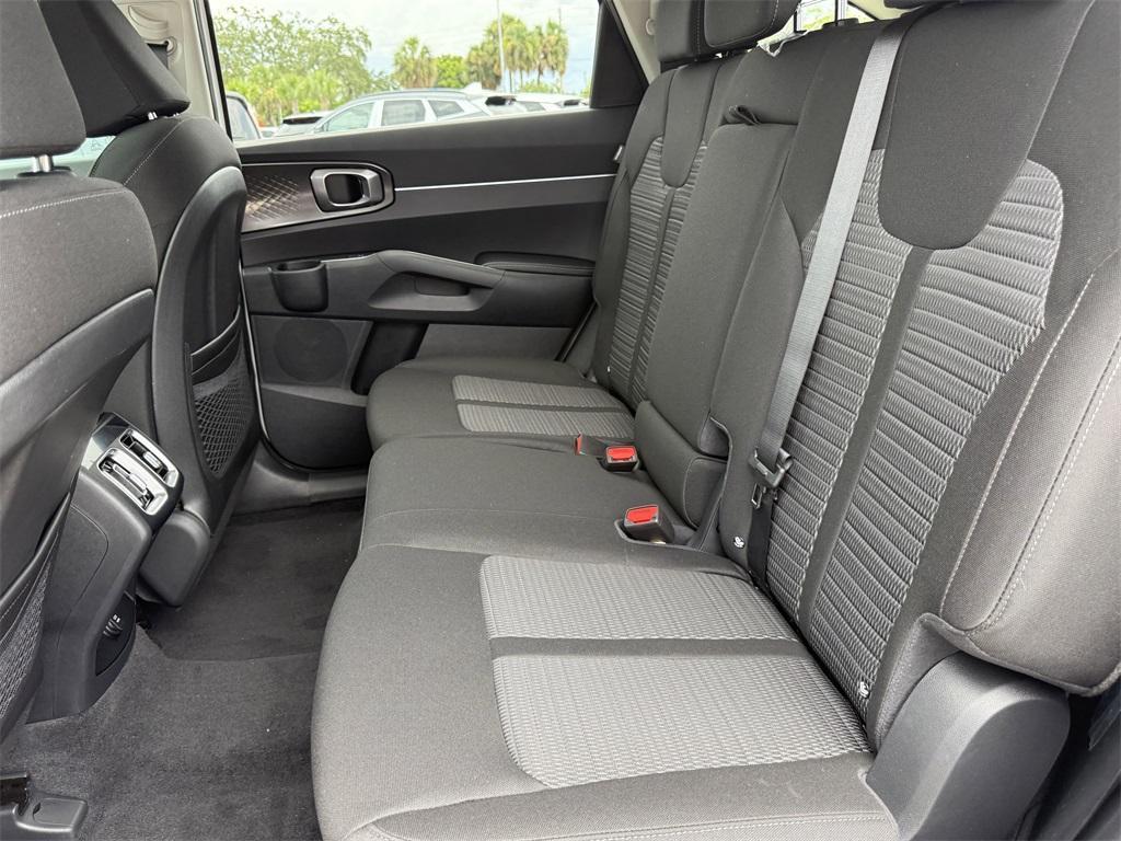 new 2025 Kia Sorento car, priced at $31,805