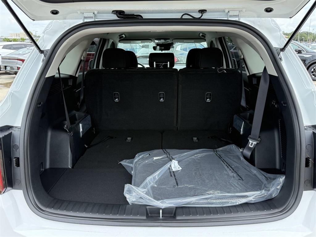 new 2025 Kia Sorento car, priced at $31,805