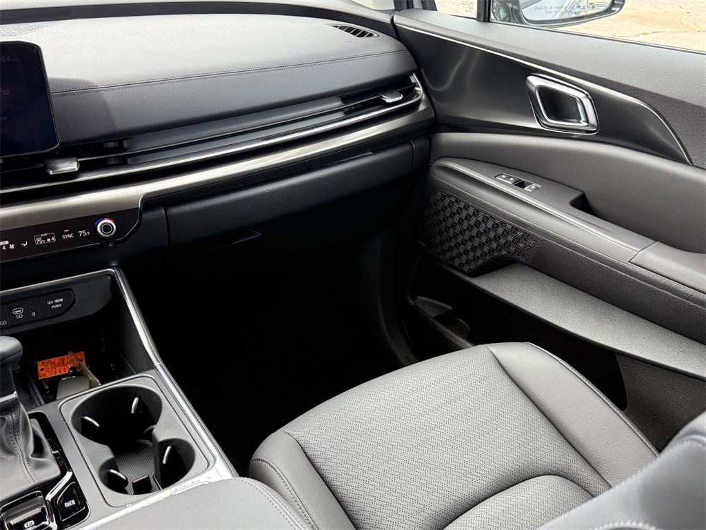 new 2026 Kia Carnival car, priced at $53,285