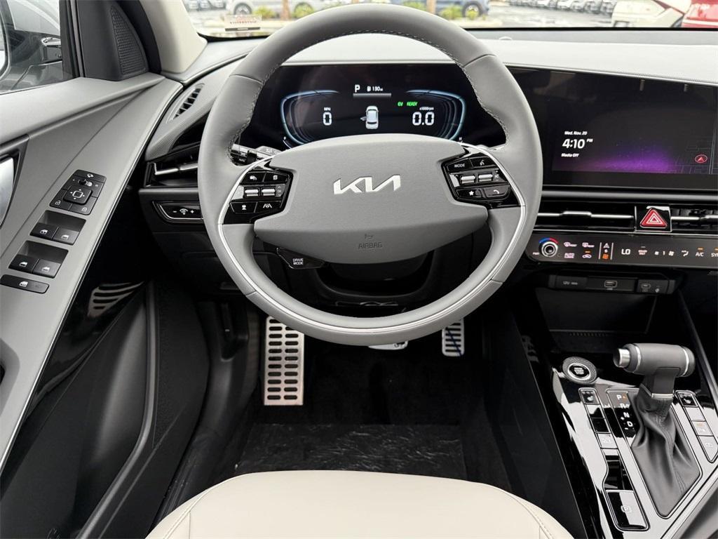 new 2025 Kia Niro car, priced at $33,640