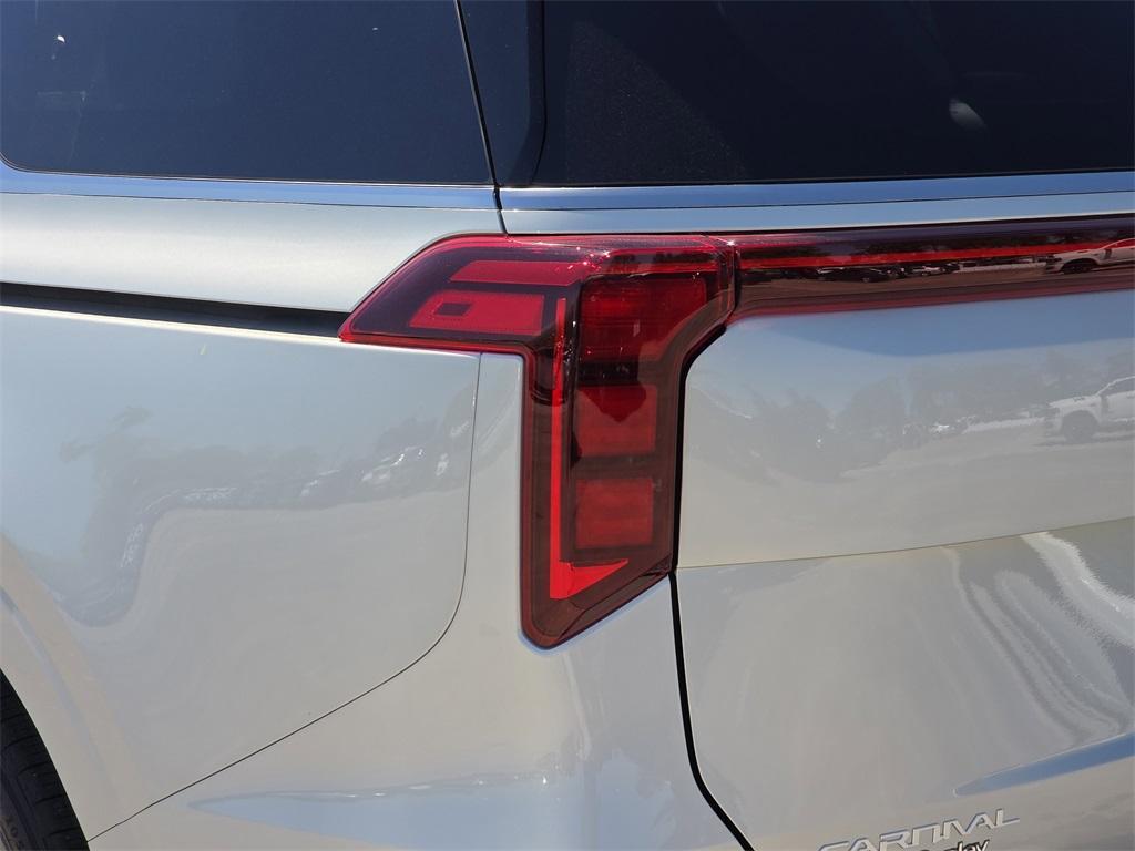 new 2025 Kia Carnival Hybrid car, priced at $48,895