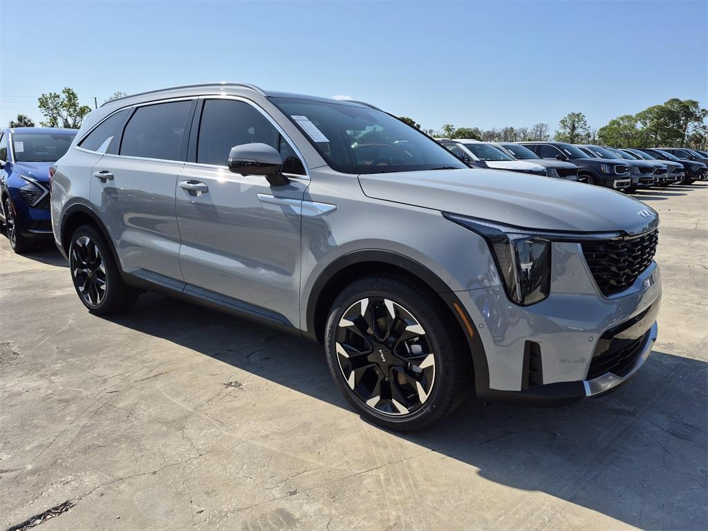 new 2025 Kia Sorento car, priced at $40,825