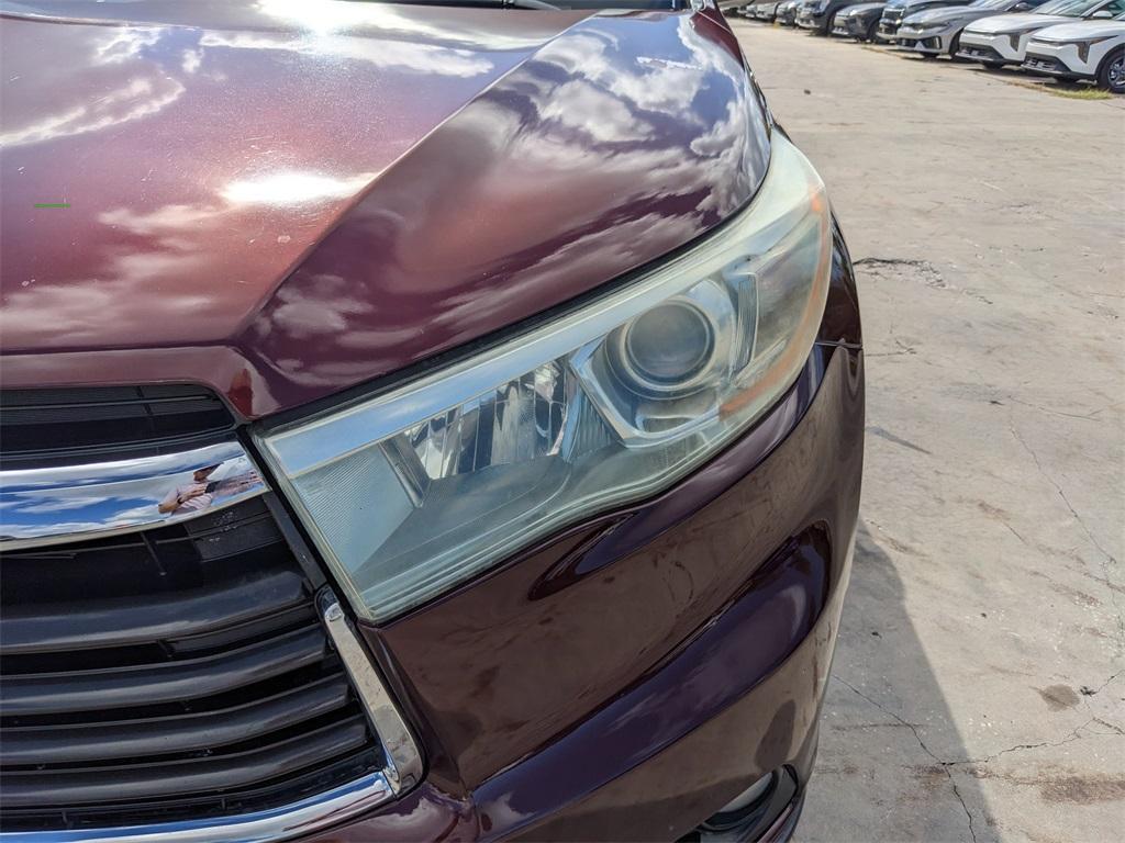 used 2015 Toyota Highlander car, priced at $17,352