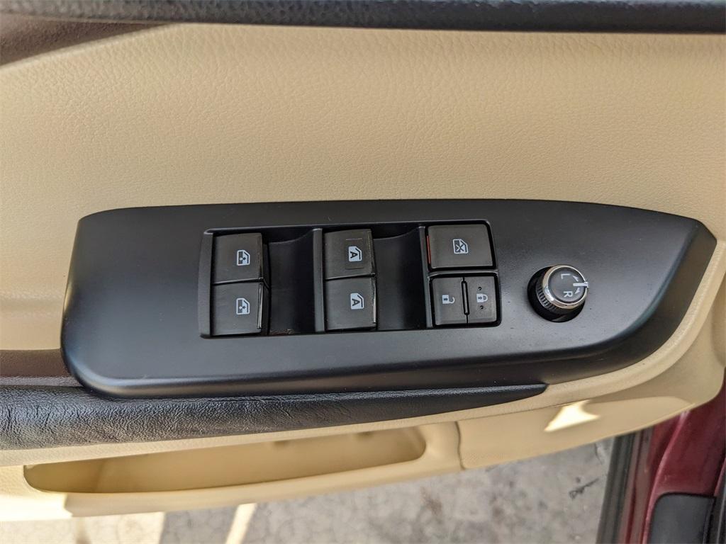 used 2015 Toyota Highlander car, priced at $17,352