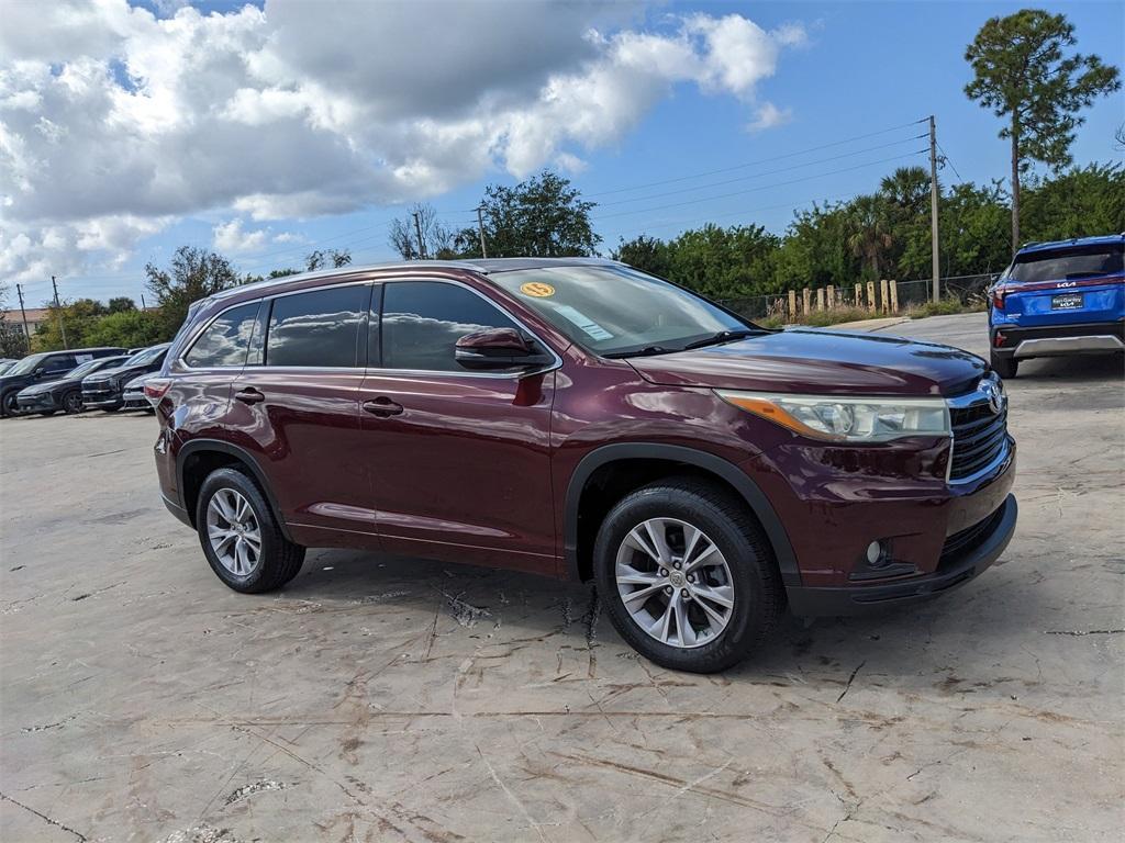 used 2015 Toyota Highlander car, priced at $17,352