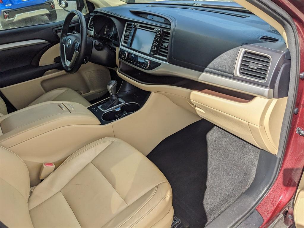 used 2015 Toyota Highlander car, priced at $17,352