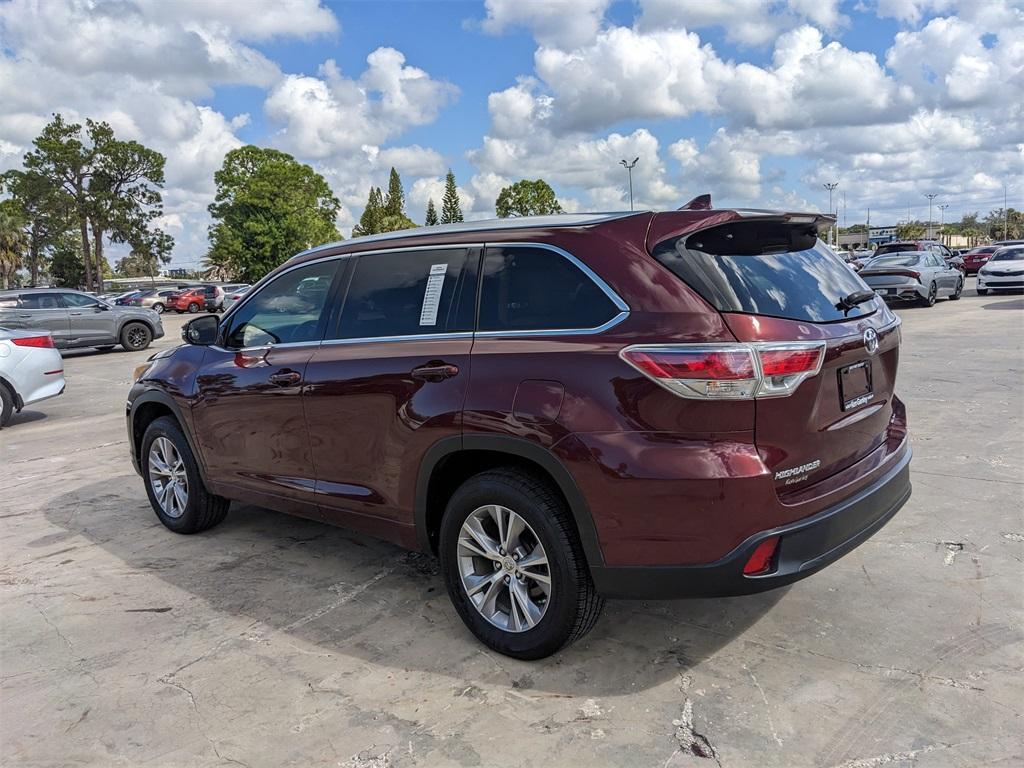 used 2015 Toyota Highlander car, priced at $17,352