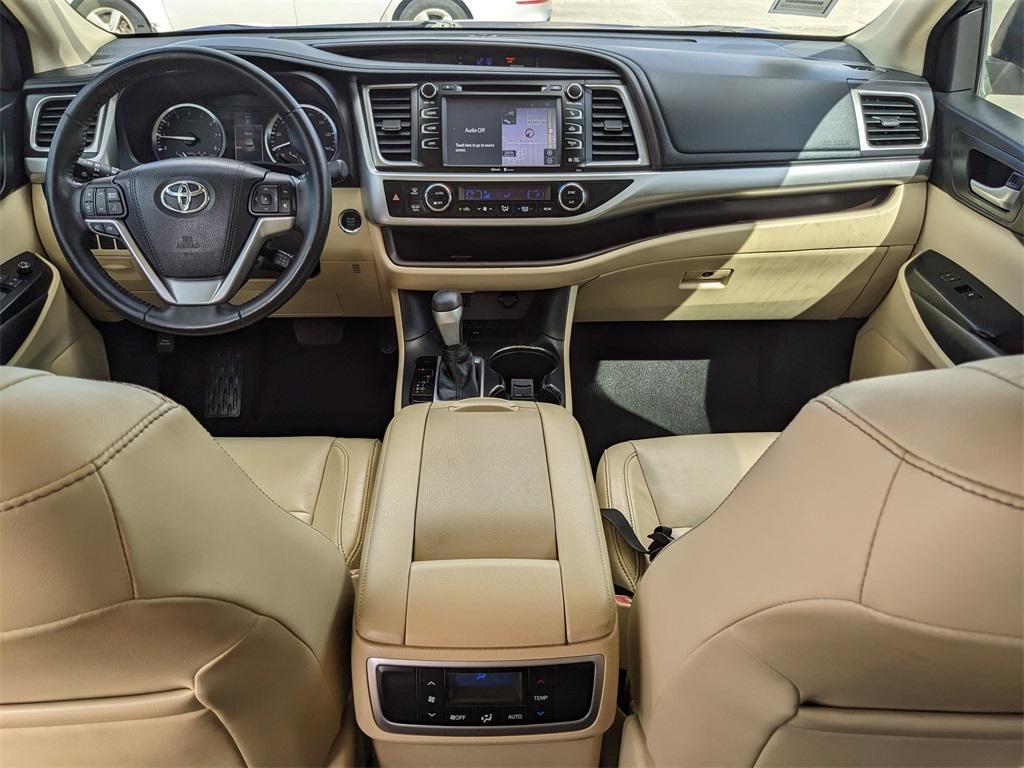 used 2015 Toyota Highlander car, priced at $17,352