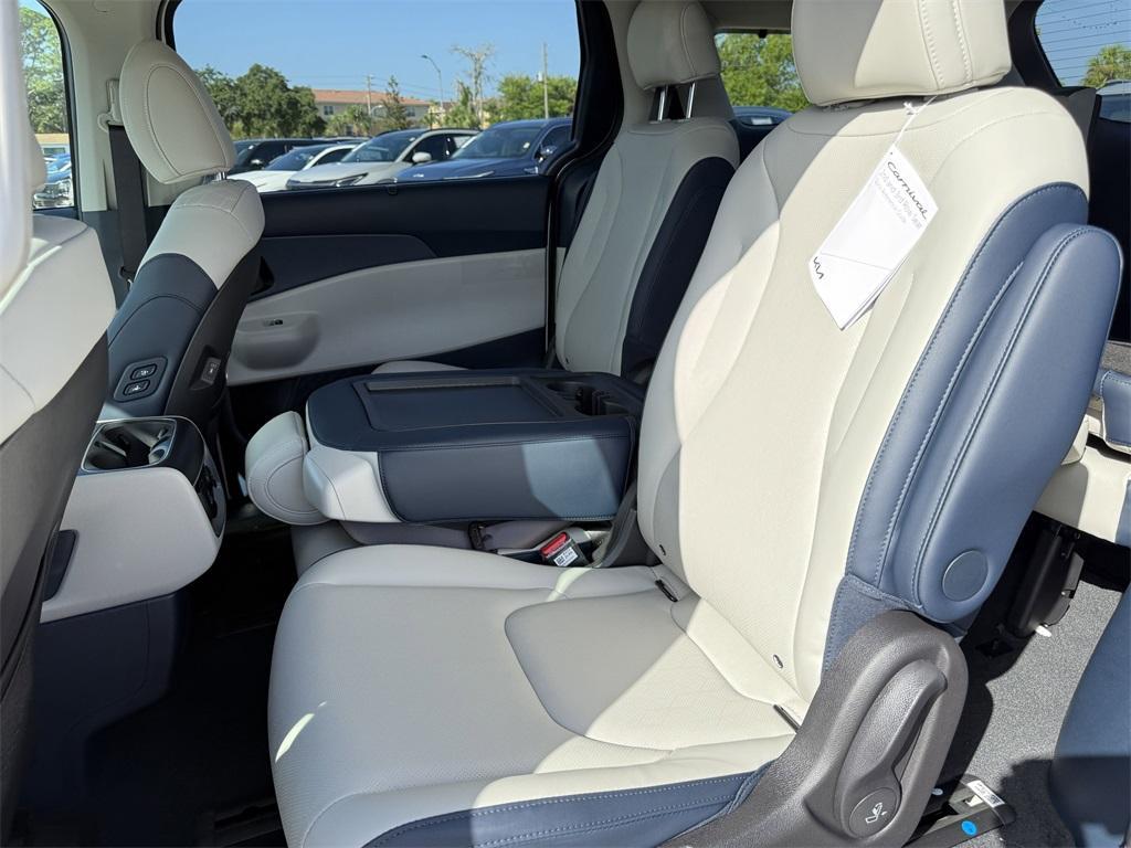 new 2026 Kia Carnival Hybrid car, priced at $50,225
