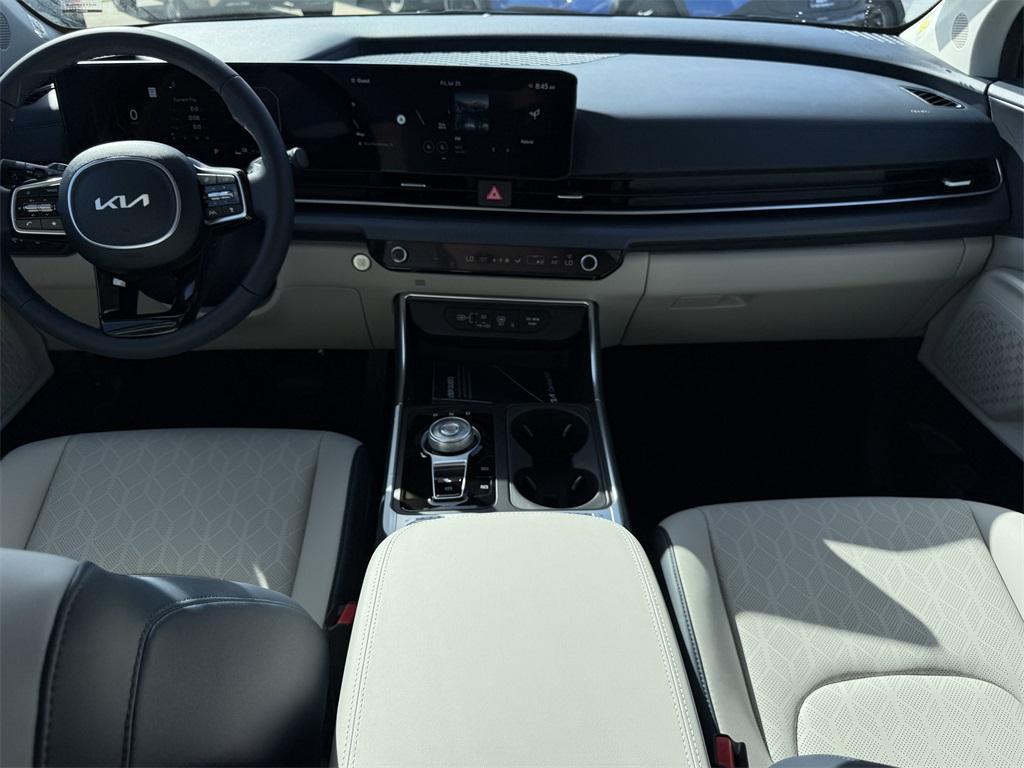 new 2026 Kia Carnival Hybrid car, priced at $50,225
