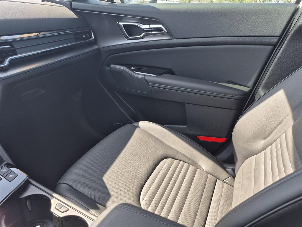 new 2025 Kia Sportage car, priced at $35,885