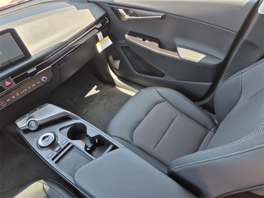 new 2025 Kia EV6 car, priced at $44,842