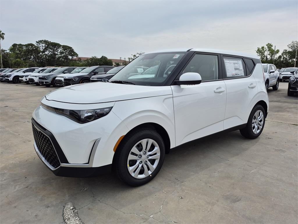 new 2025 Kia Soul car, priced at $19,946