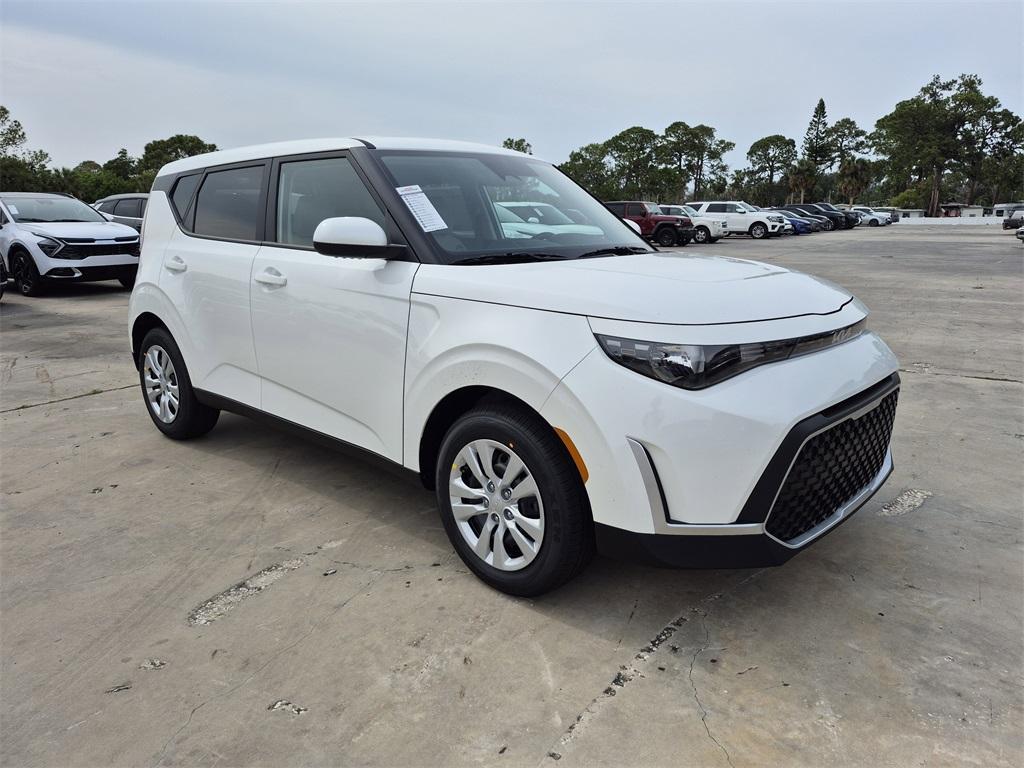 new 2025 Kia Soul car, priced at $19,946