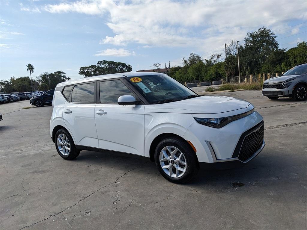 used 2023 Kia Soul car, priced at $14,262